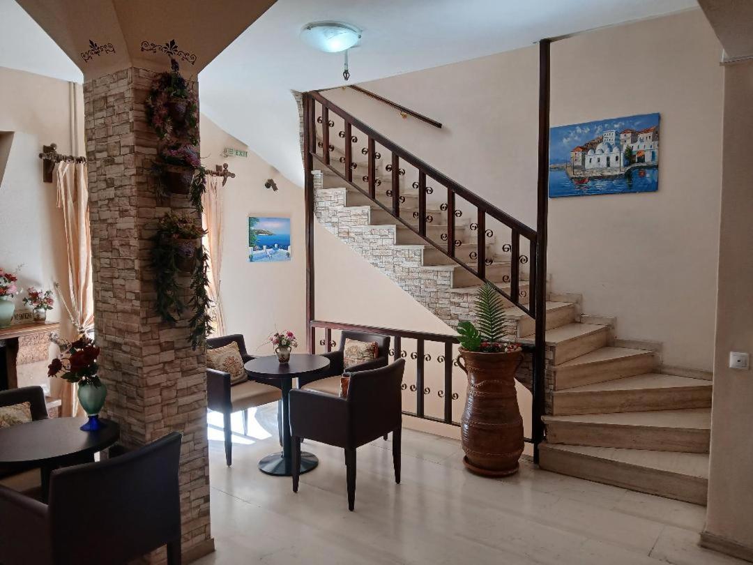 Tina Hotell Chania (Crete)